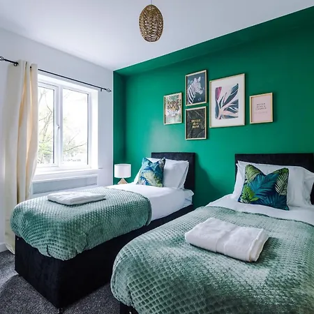 Greenstay Formby Village: Cozy 2-Bedroom with Free Parking Exterior photo