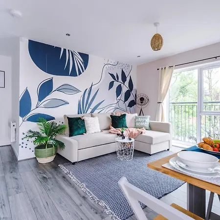 Greenstay Formby Village: Cozy 2-Bedroom with Free Parking Exterior photo