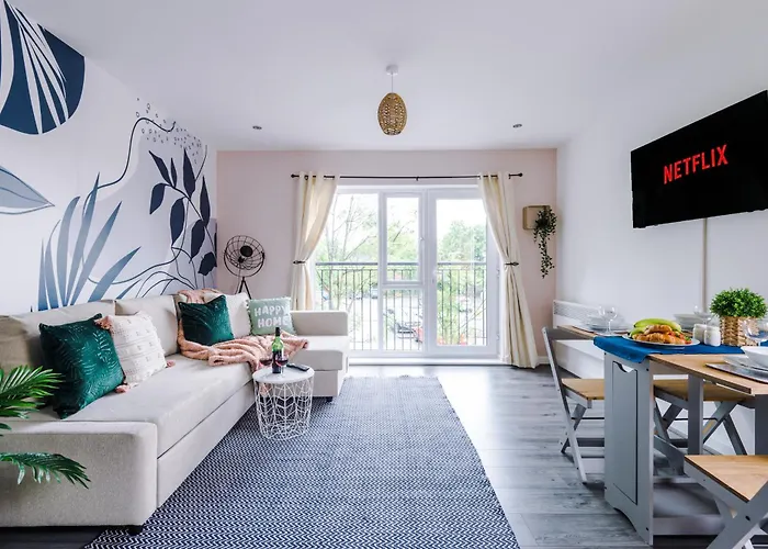 Luxury 2 Bedroom Apartment With Free Parking In Formby Village By Greenstay Serviced Accommodation - Perfect For Couples, Friends & Families & Business Travellers - Dog Friendly - 6