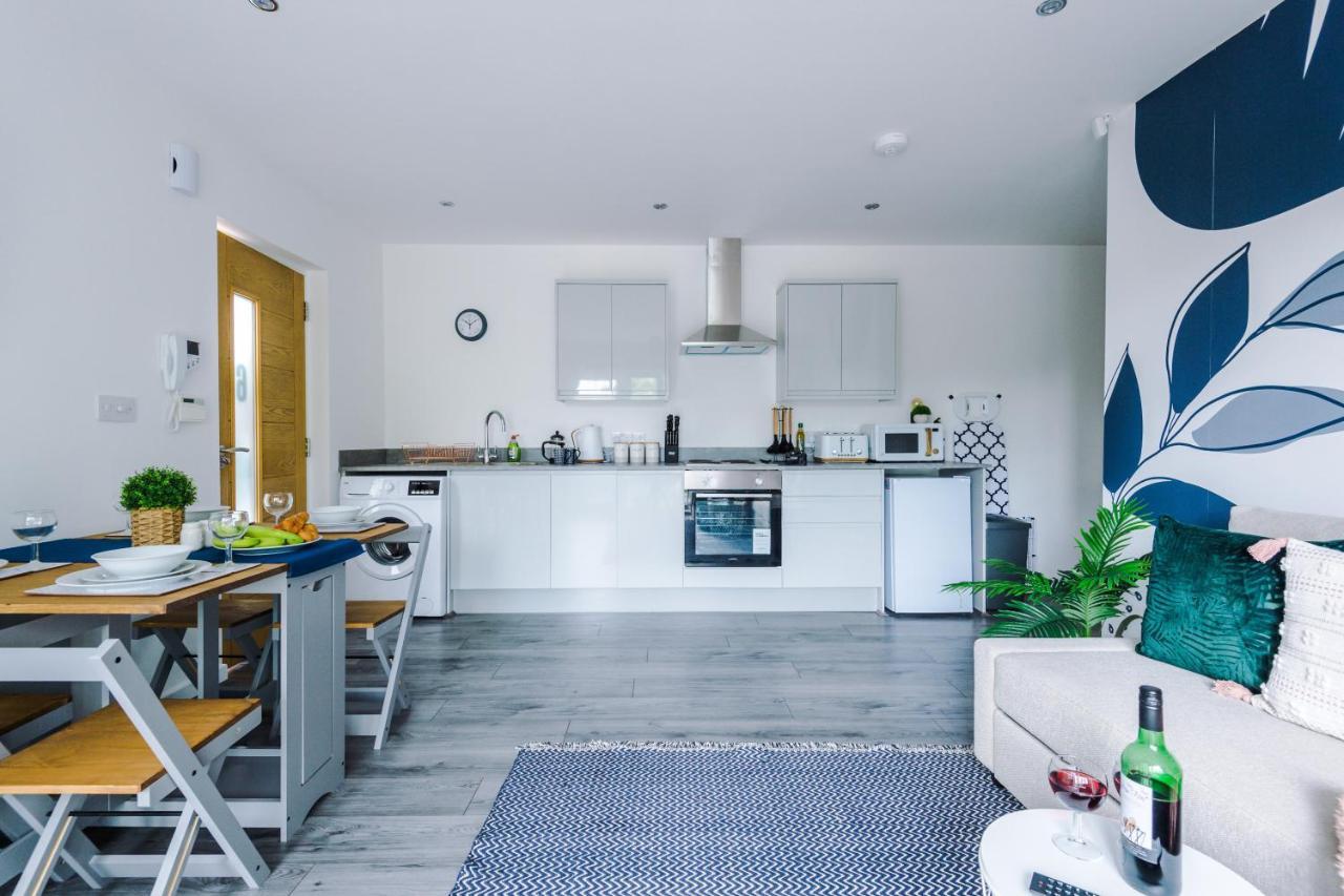 Greenstay Village: Cozy 2-bedroom With Free Parking * Formby