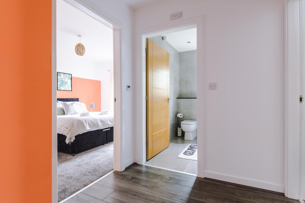 Greenstay Village: Cozy 2-bedroom With Free Parking Apartment *